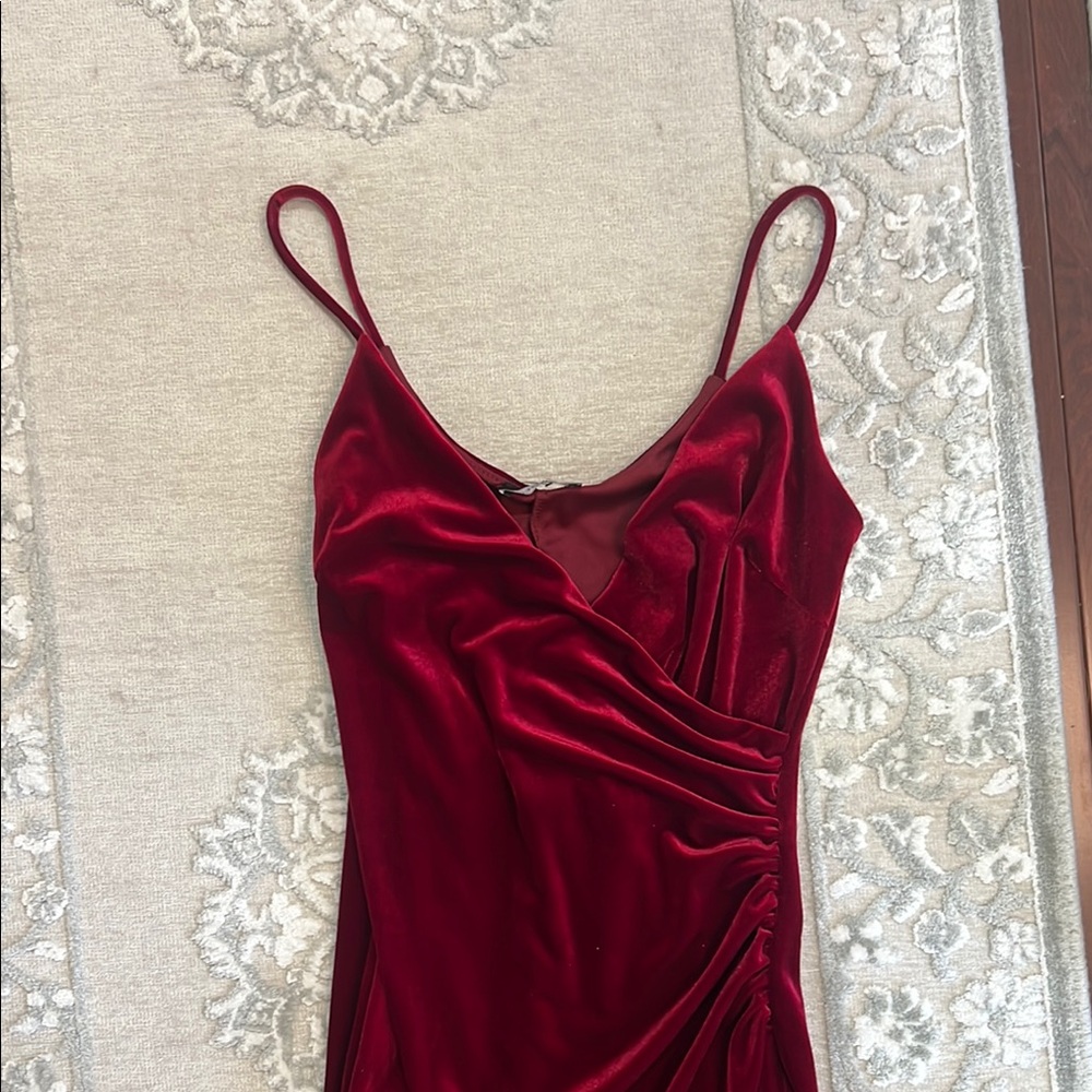 Chic Velvet Ruched Dress in Deep Red
